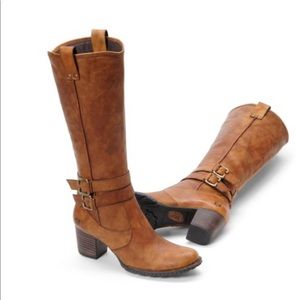 Born Lewisa boot